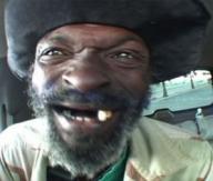 Angeh�ngtes Bild: zahnlos_lachen.jpg