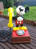 Angehngtes Bild: Mickey-Mouse-Telefon-mit-Waehlscheibe.jpg