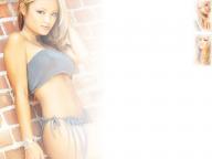 Angeh�ngtes Bild: sexy_girl_at_wall.jpg